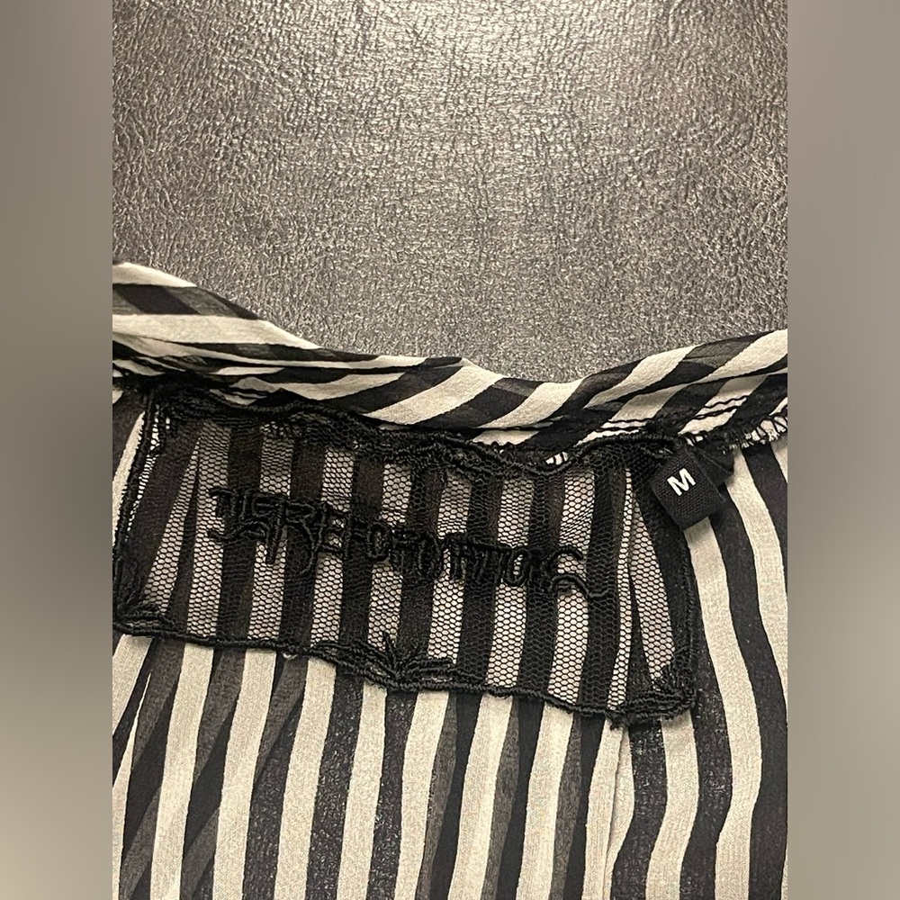 Reformation 100% silk striped cropped blouse with front oversized pocket M - Picture 4 of 7